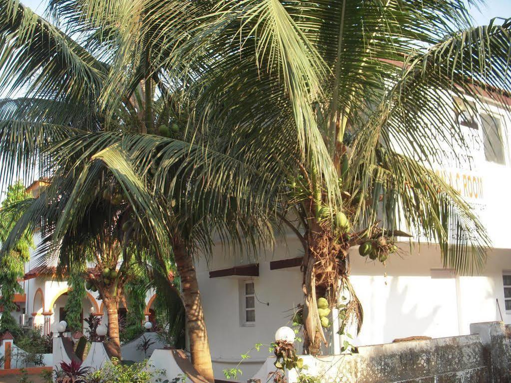 Sugar Plum Macedo Palms Acomodação com café da manhã Baga Exterior foto